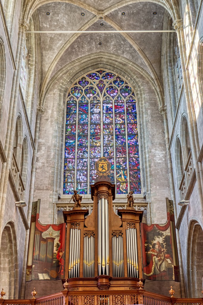 HDR Basiliek Sint Willibrordus rooms katholiek kerk hulst kerkfotografie religie religion bedevaart pelerinage kathedraal pelgrimage saint cathedrale cathedral basiliek basilique basilica